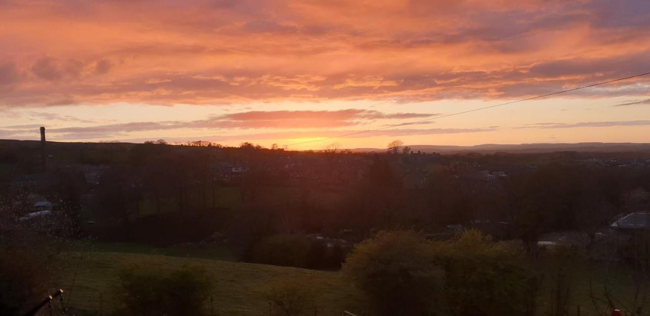 Alma Cliffe Guest House Barnoldswick Exteriér fotografie