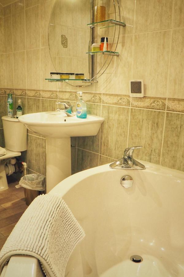 Alma Cliffe Guest House Barnoldswick Exteriér fotografie