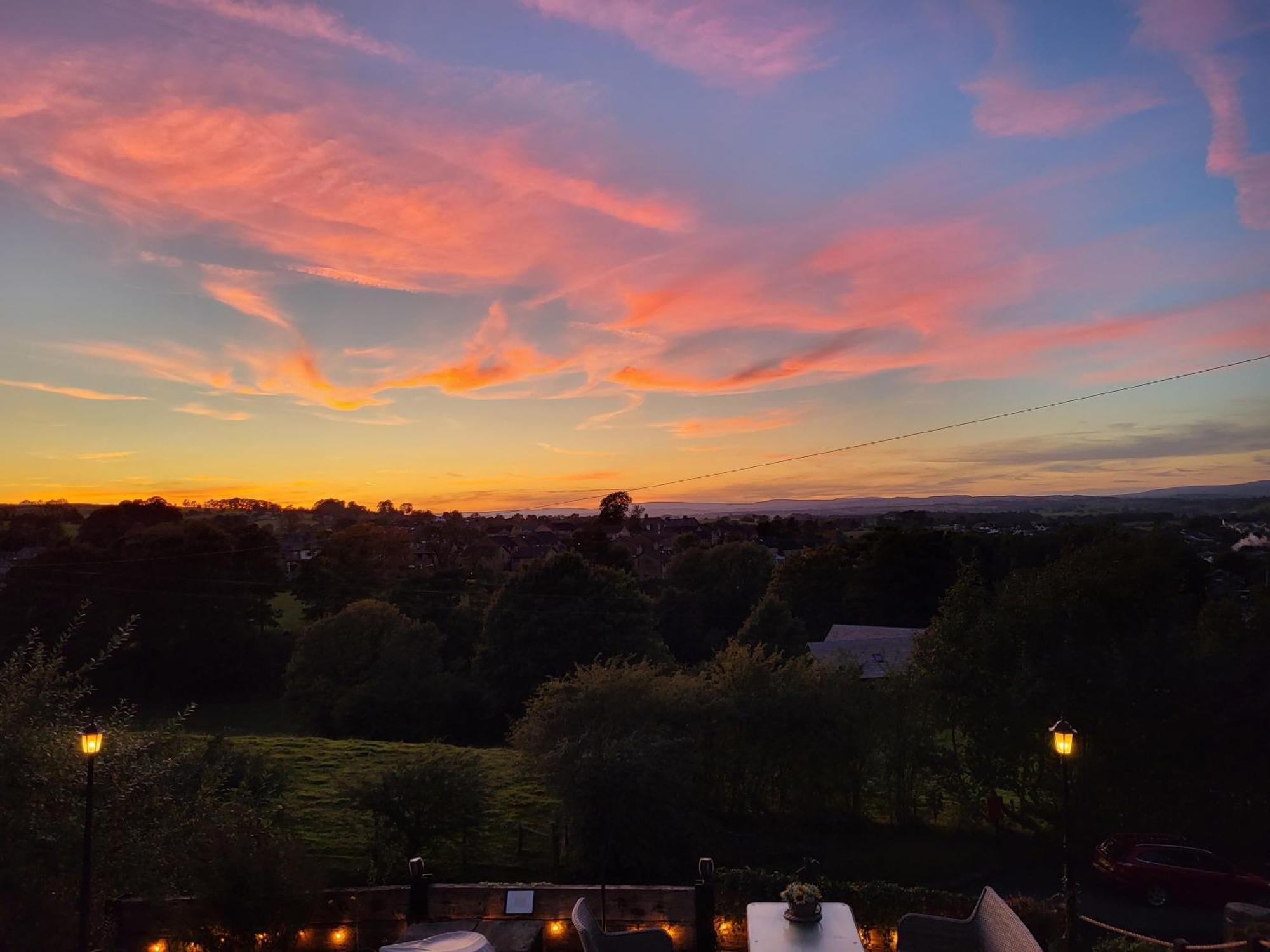 Alma Cliffe Guest House Barnoldswick Exteriér fotografie