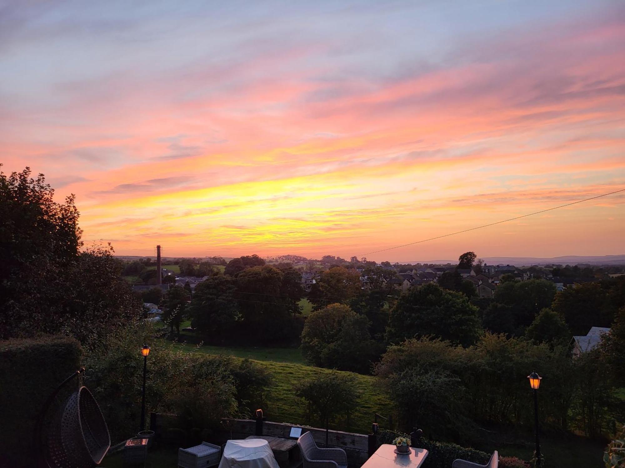 Alma Cliffe Guest House Barnoldswick Exteriér fotografie